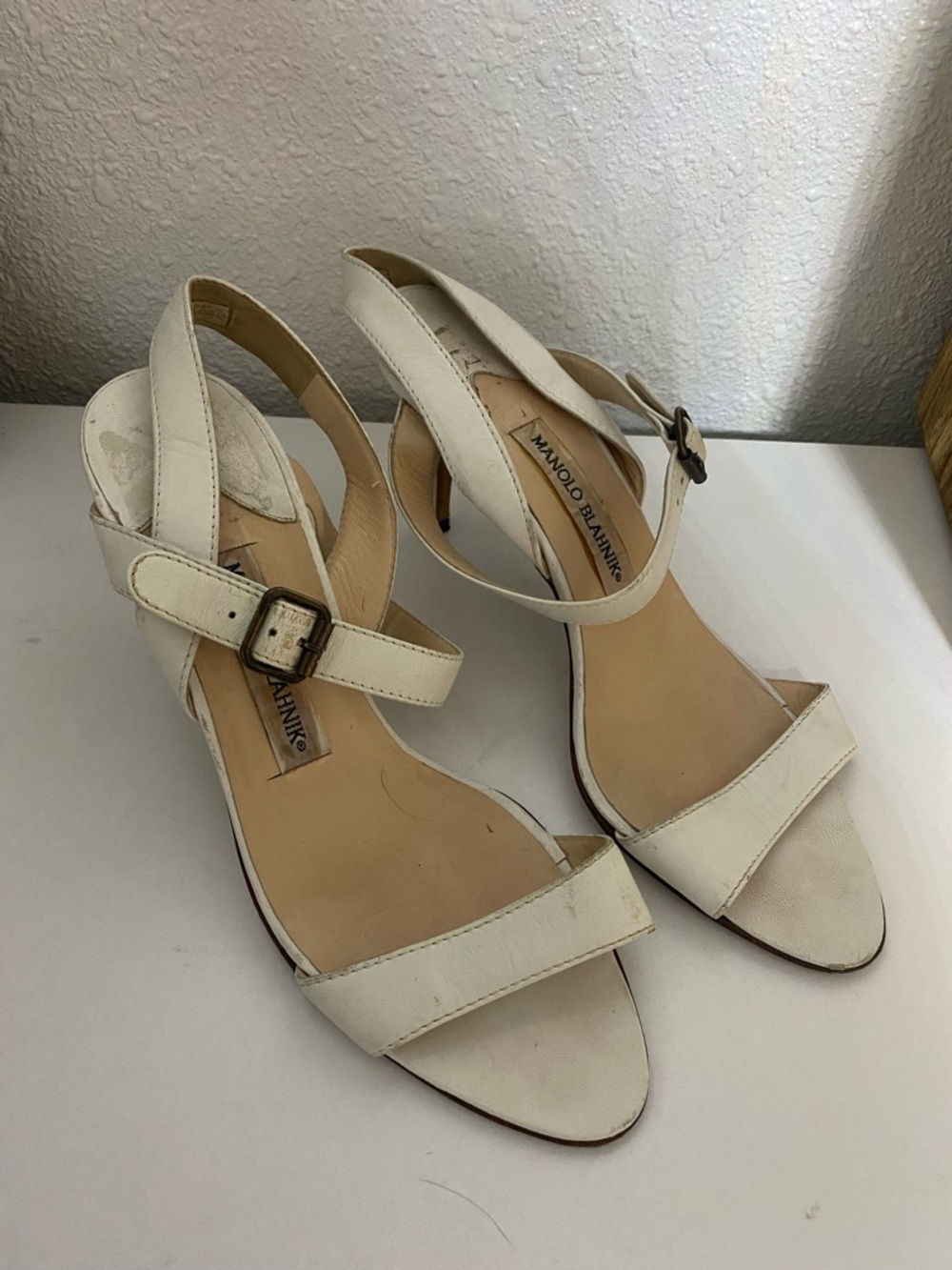 Manolo Blahnik Cream Leather Slingback Heeled Sandals